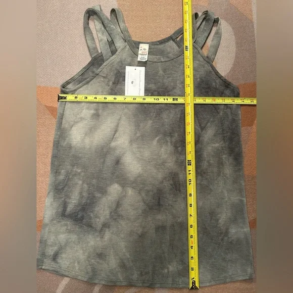 NWT Olive Tie-die tank, L - Picture 7 of 8